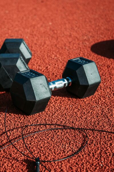 Klasszikus mell-bicepsz kis csavarral