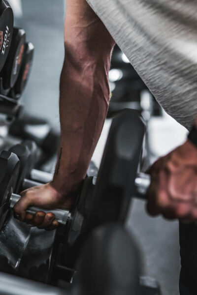 Bicepsz edzés több féle gyakorlattal, hatékonyan